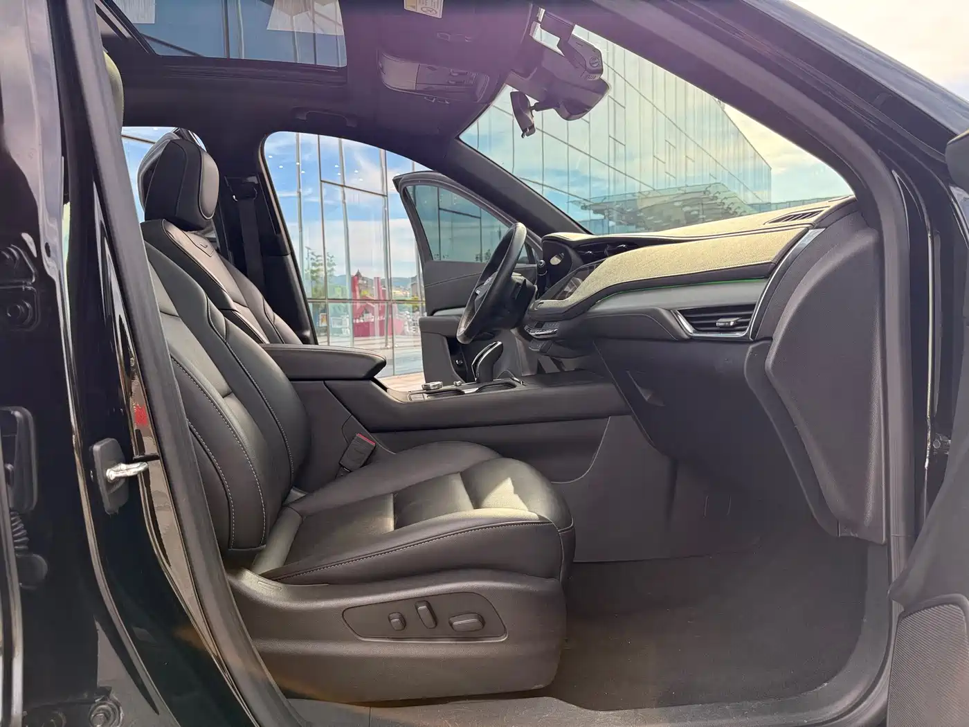 CADILLAC XT4