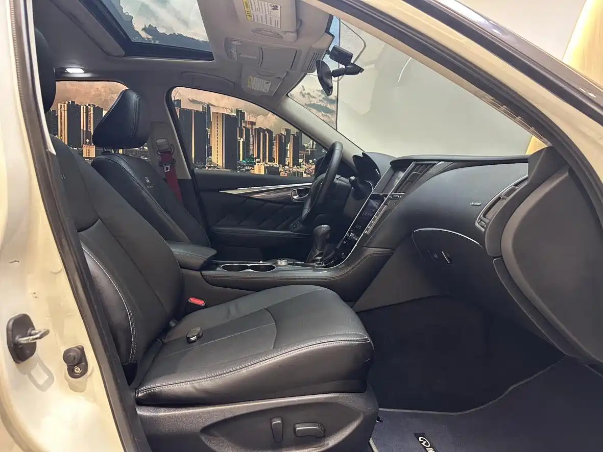 Infiniti Q50 2014 2.0T Comfort Edition фото 7