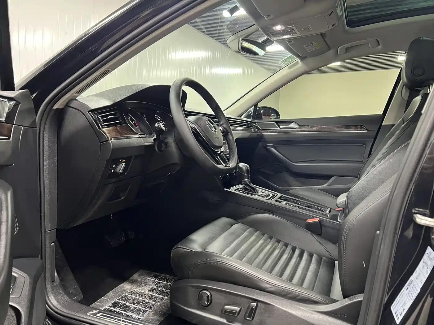 Volkswagen Magotan 2019 330TSI DSG Luxury China V фото 7