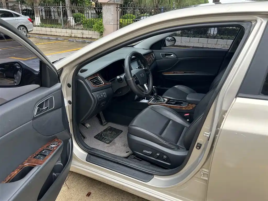 Hyundai Mistra 2014 1.8L Auto Premium DLX фото 6