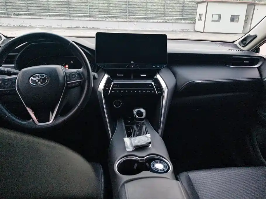 Toyota Venza 2022 2.0L CVT 2WD Premium фото 12