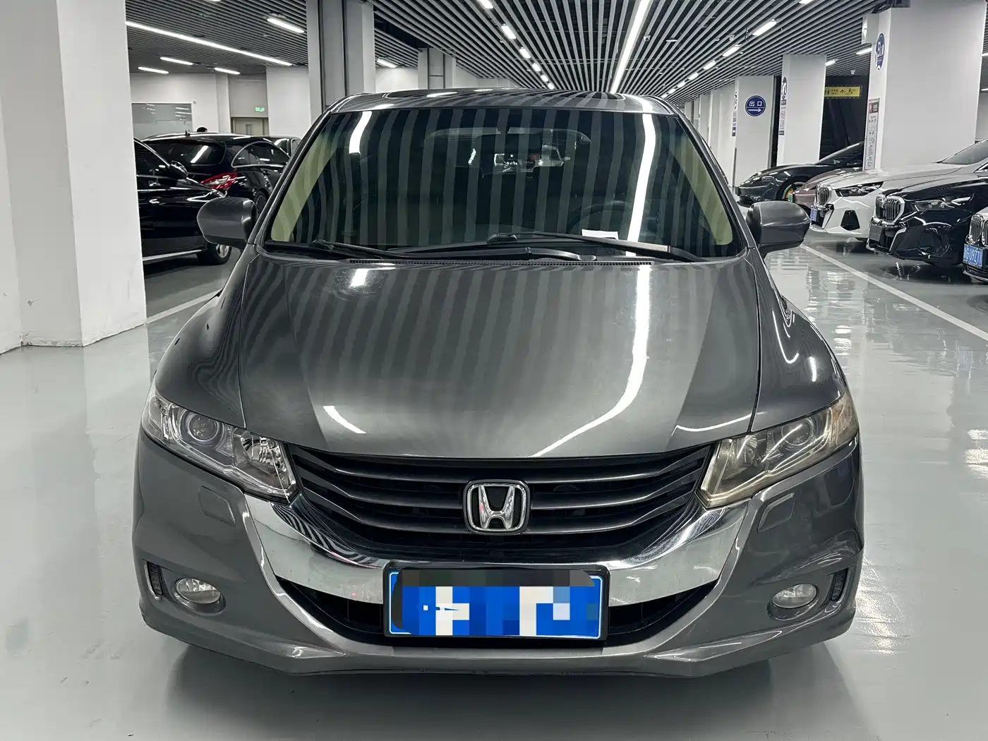 Фото 2 - Honda Odyssey