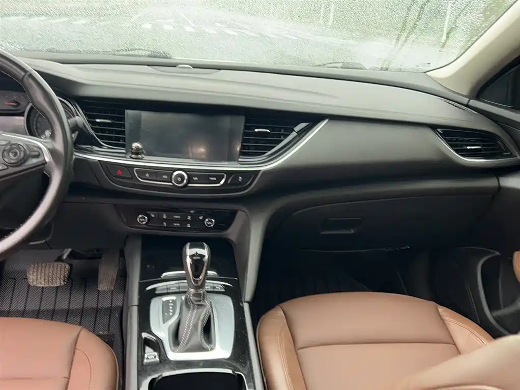 Buick Regal 2017 20T Luxury Model фото 10