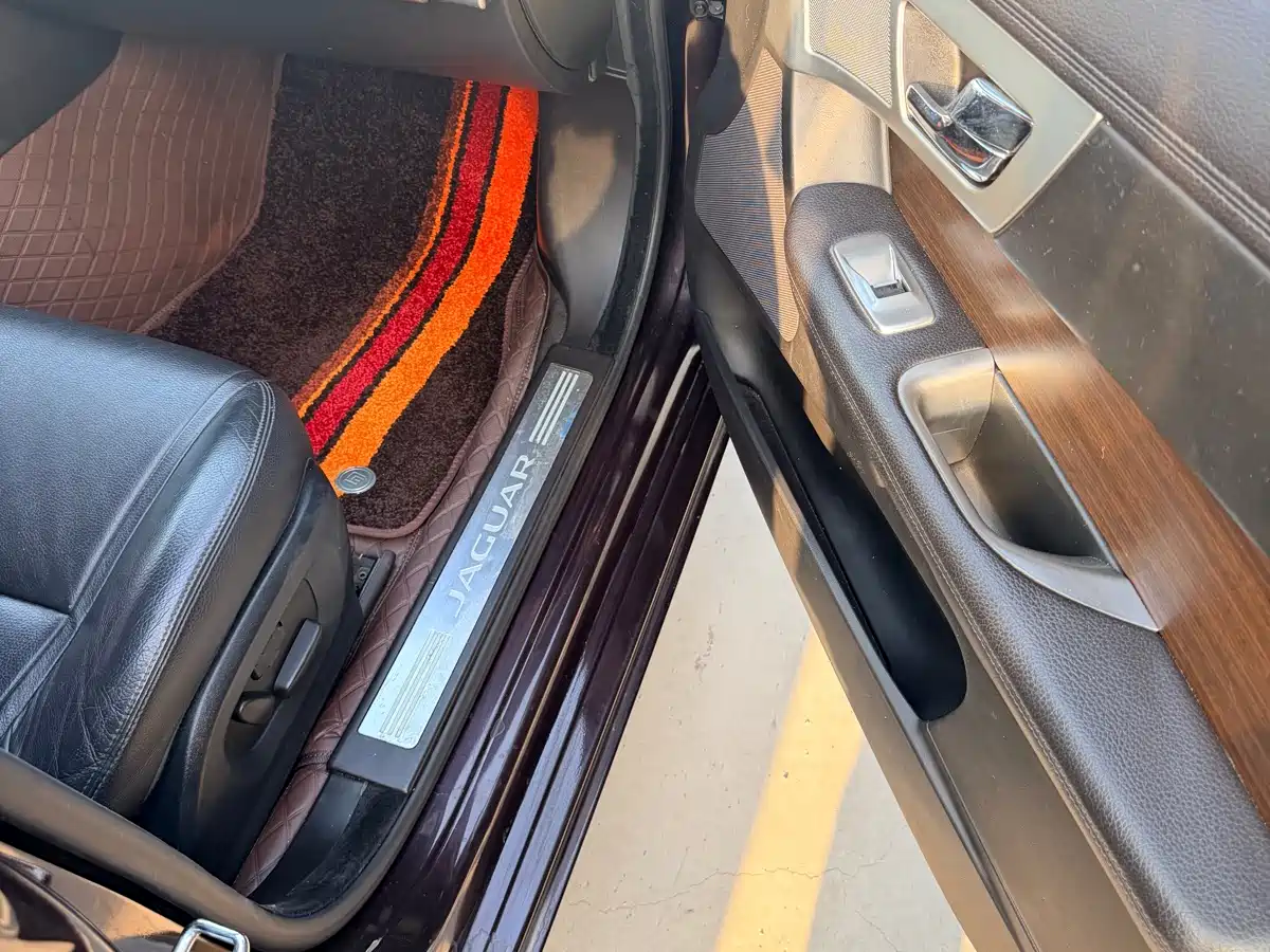 Jaguar XF 2014 2015 XF 2.0T Style Edition