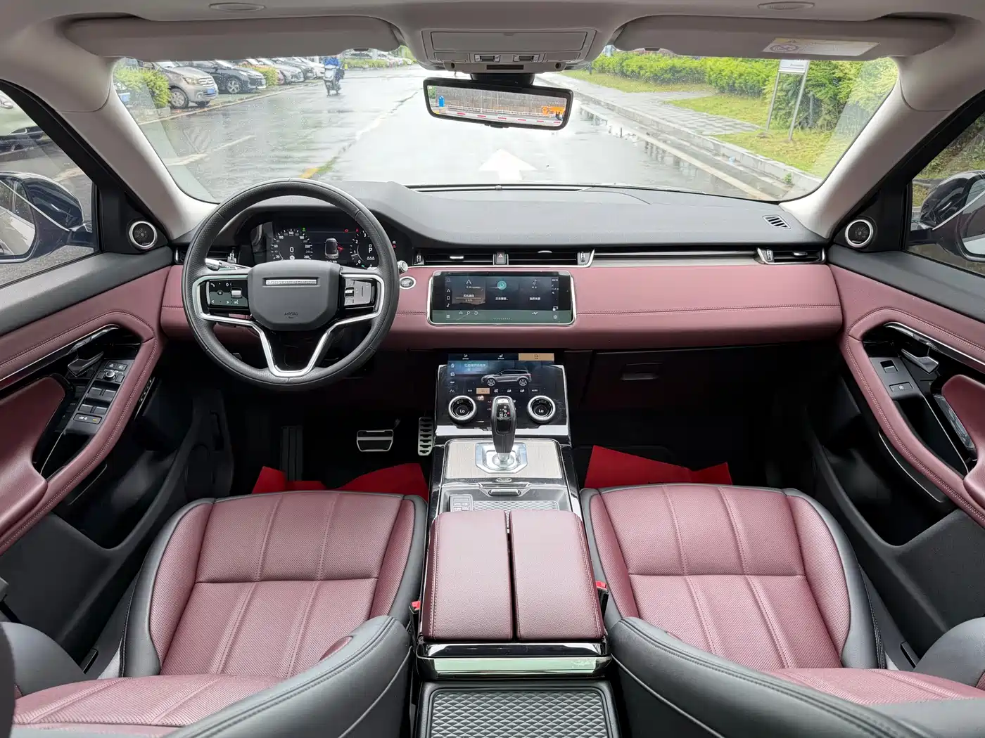 Land Rover Range Rover Evoque 2023 Range Rover Evoque L 249PS Luxury Edition фото 14