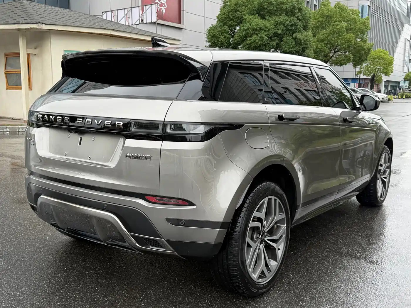 Land Rover Range Rover Evoque 2023 Range Rover Evoque L 249PS Luxury Edition фото 19