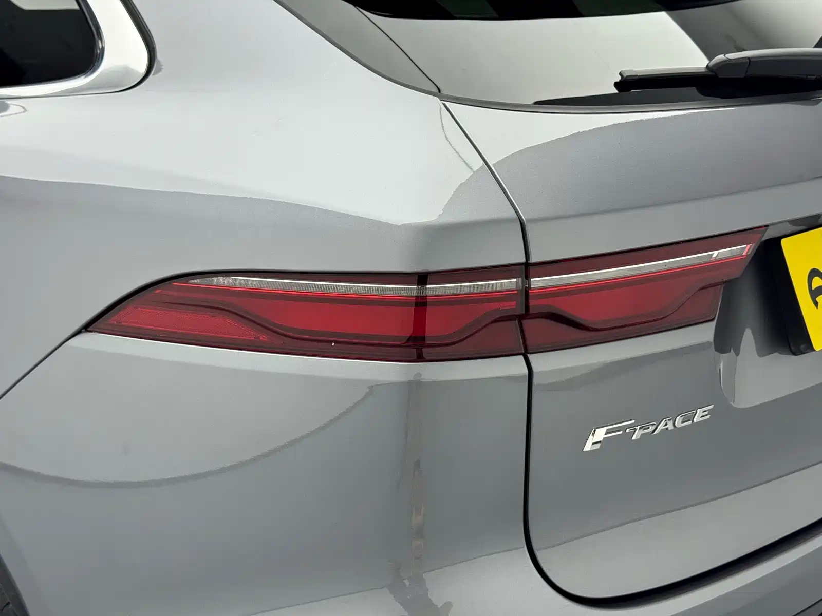 Фото 10 - Jaguar F-PACE