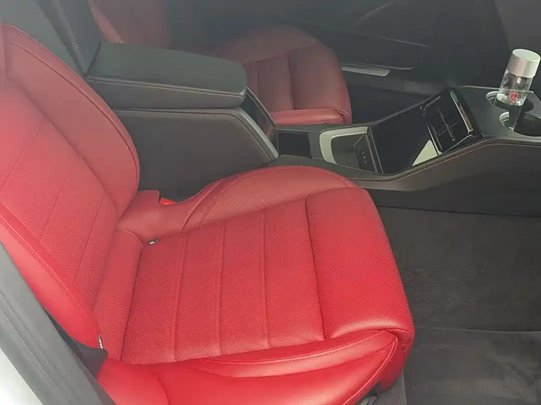 Photo 5 - Porsche Panamera