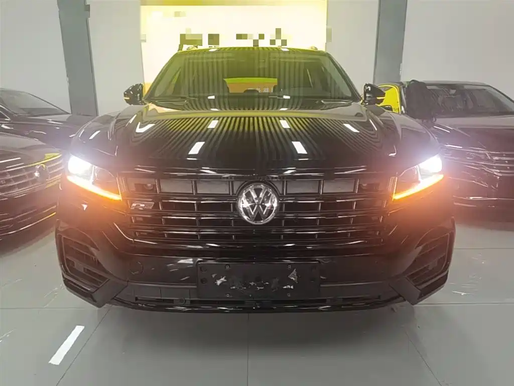 Volkswagen Touareg 2019 3.0TSI Sharp Edge Edition China VI фото 3
