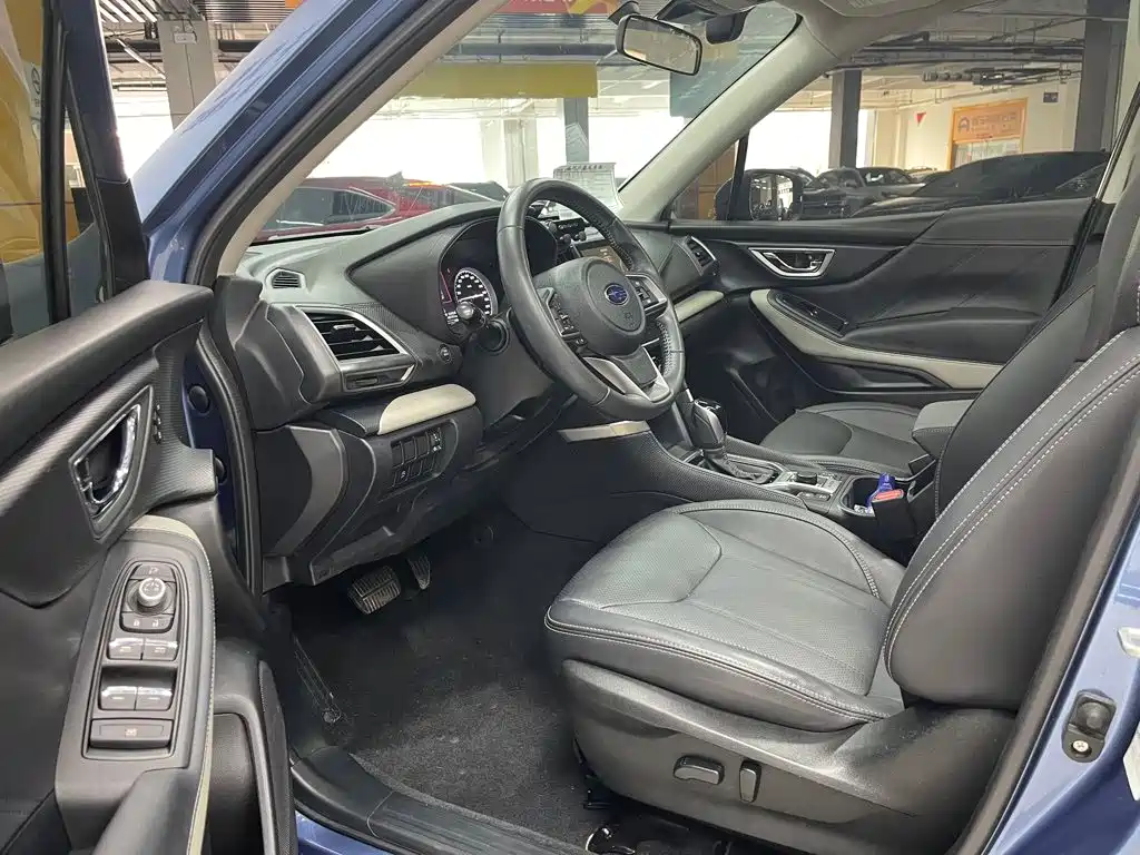 Subaru Forester 2023 2022 2.0i AWD Luxury Edition with EyeSight