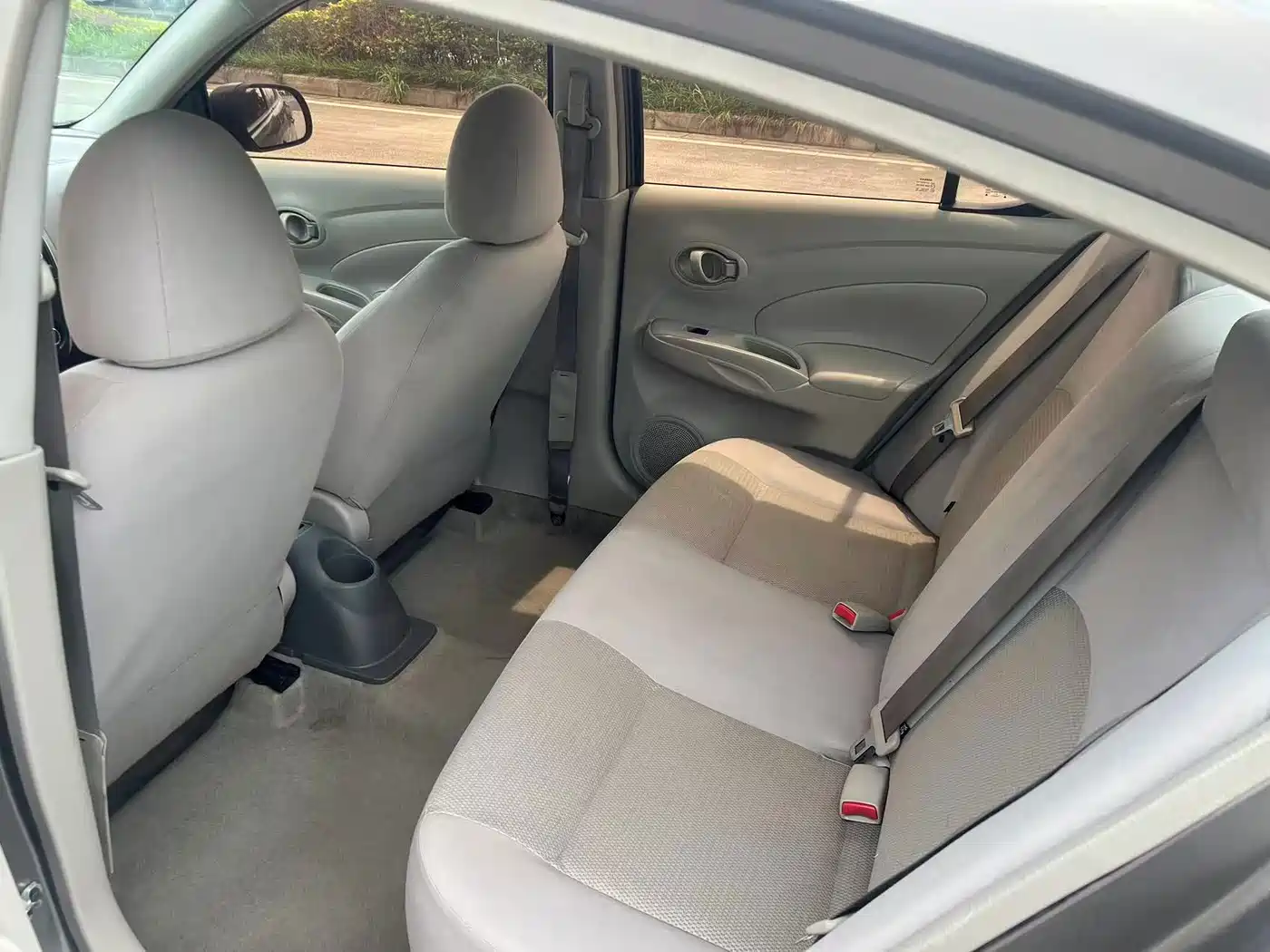 Nissan Sunny 2017 2016 1.5XE Manual Leading Edition