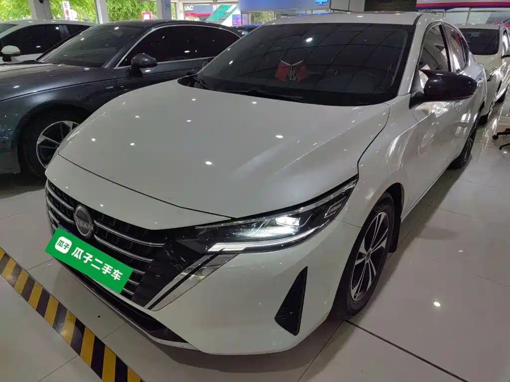 Nissan SYLPHY, миниатюра 2