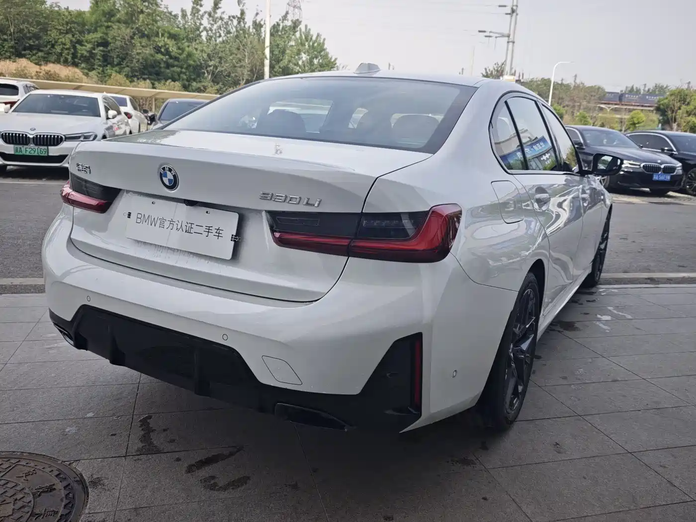 BMW 3 Series 2025 330Li M Sport Night Edition фото 8