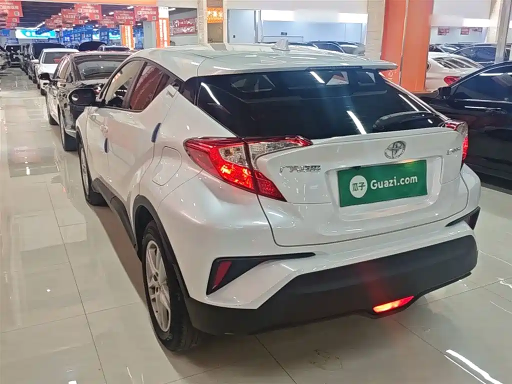 Toyota C-HR 2021 2.0L Comfort Edition фото 5