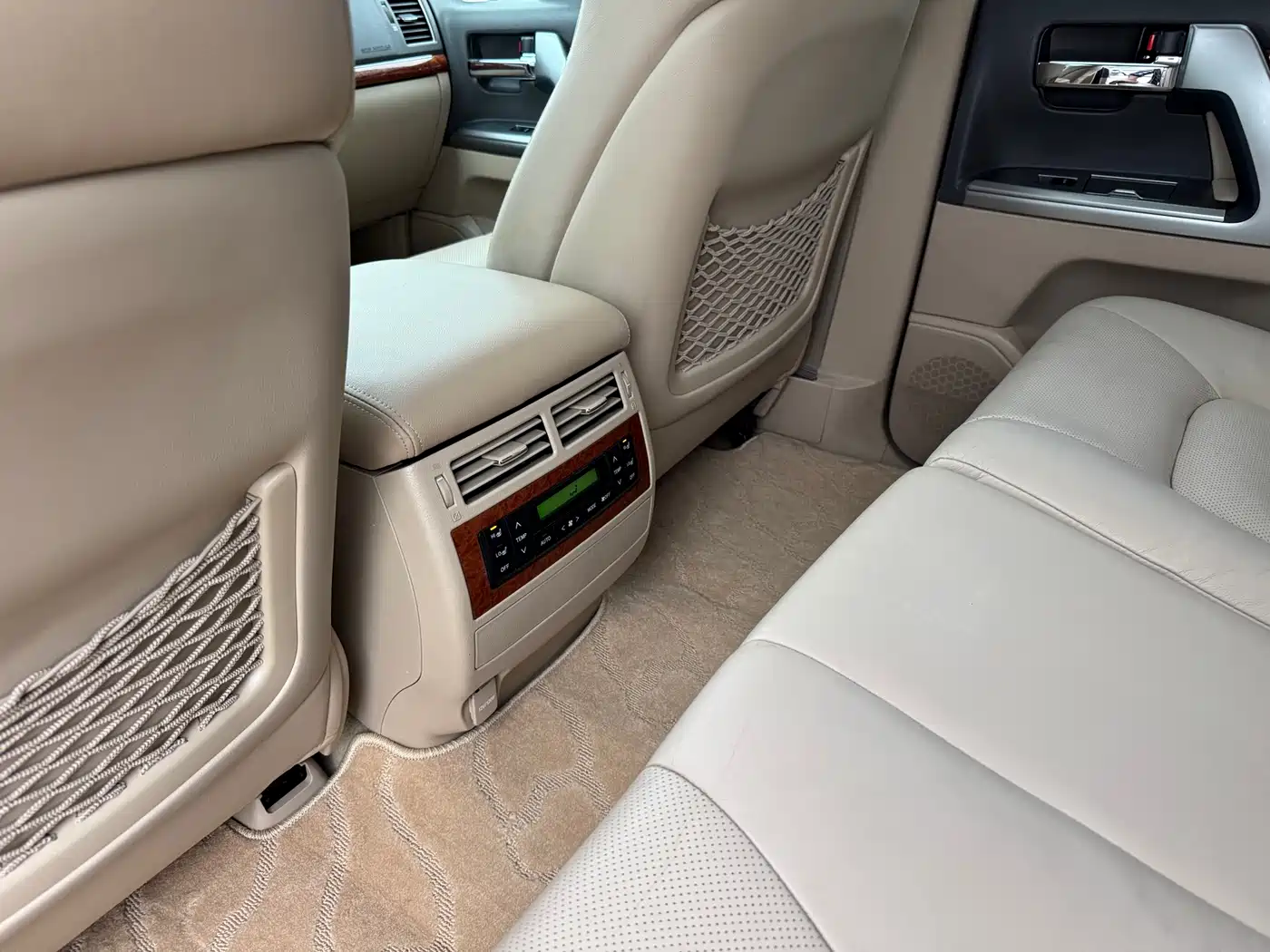 Toyota Land Cruiser 2012 4.0L Automatic VX фото 18