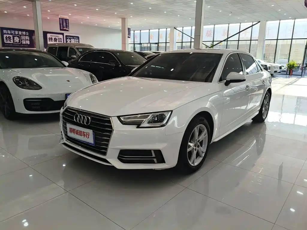 Фото 1 - Audi A4L