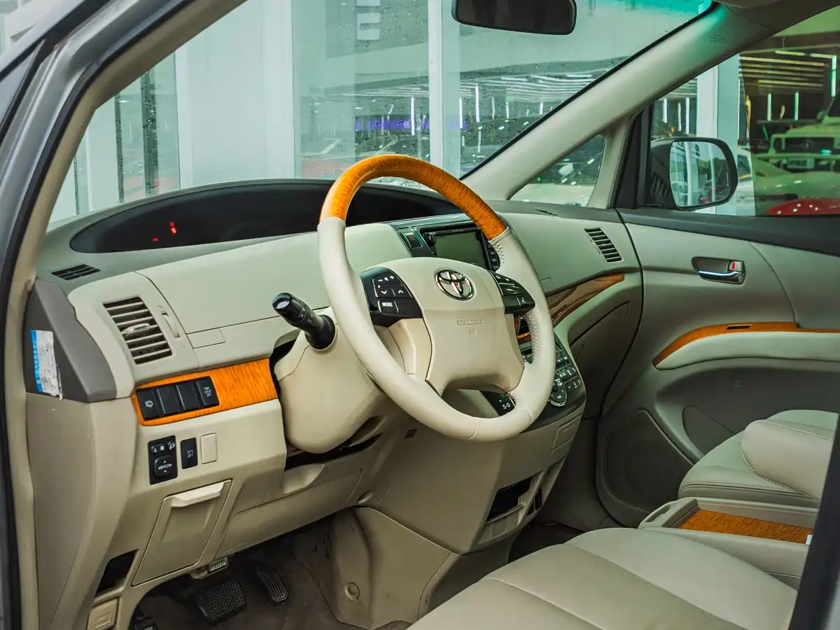 Toyota Previa 2007 3.5L 7-Seater Luxury фото 4