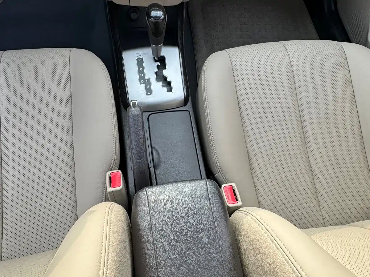 Hyundai Elantra 2011 1.6L Automatic Luxury фото 13