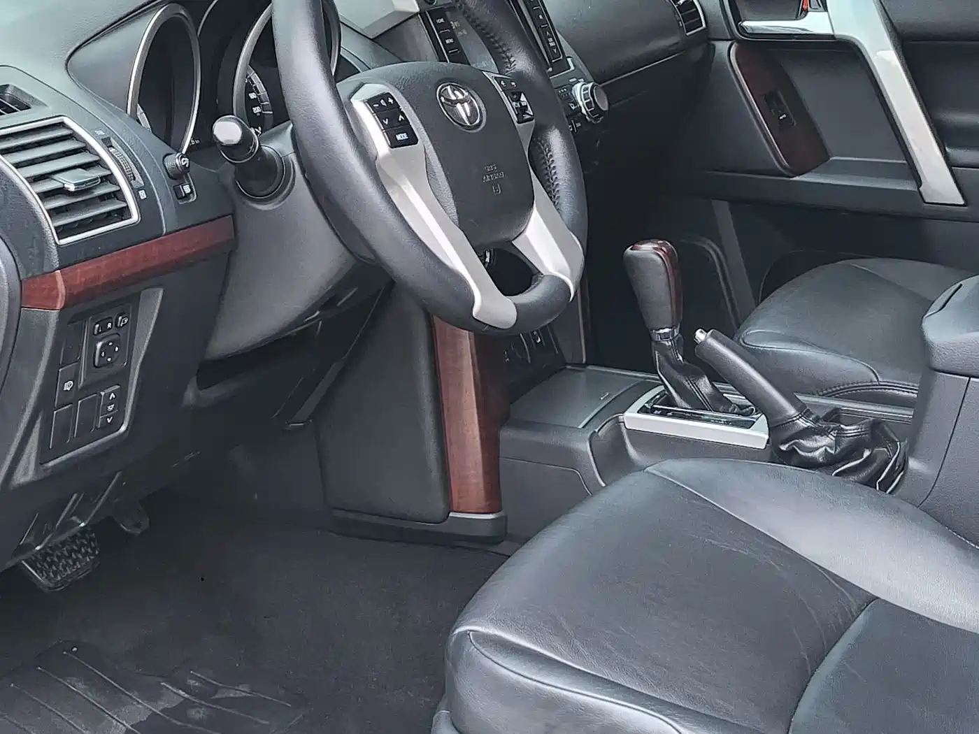 Toyota Prado 2014 4.0L Automatic TX-L фото 5