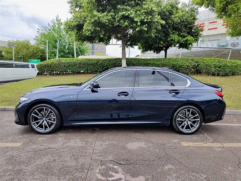 BMW 3 Series 2024 325Li M Sport Package фото 3