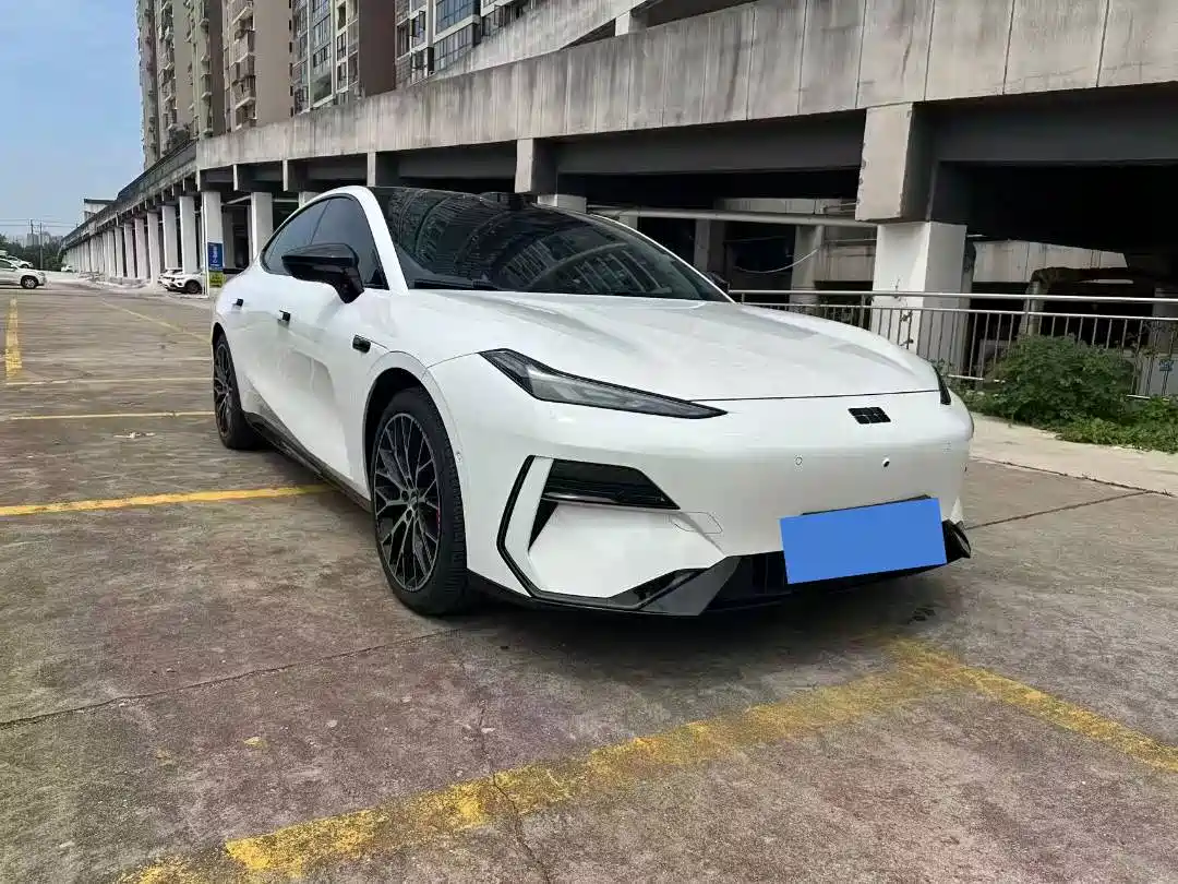 2025 Geely Galaxy Galaxy E8