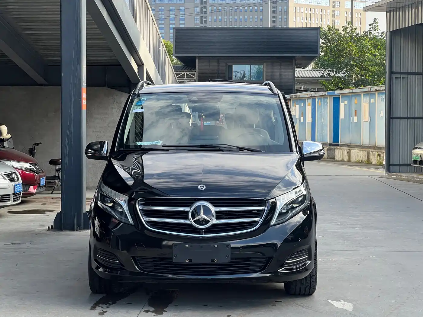 Mercedes-Benz V-Class 2017 2017 Model V 260 L Premium Extended Edition