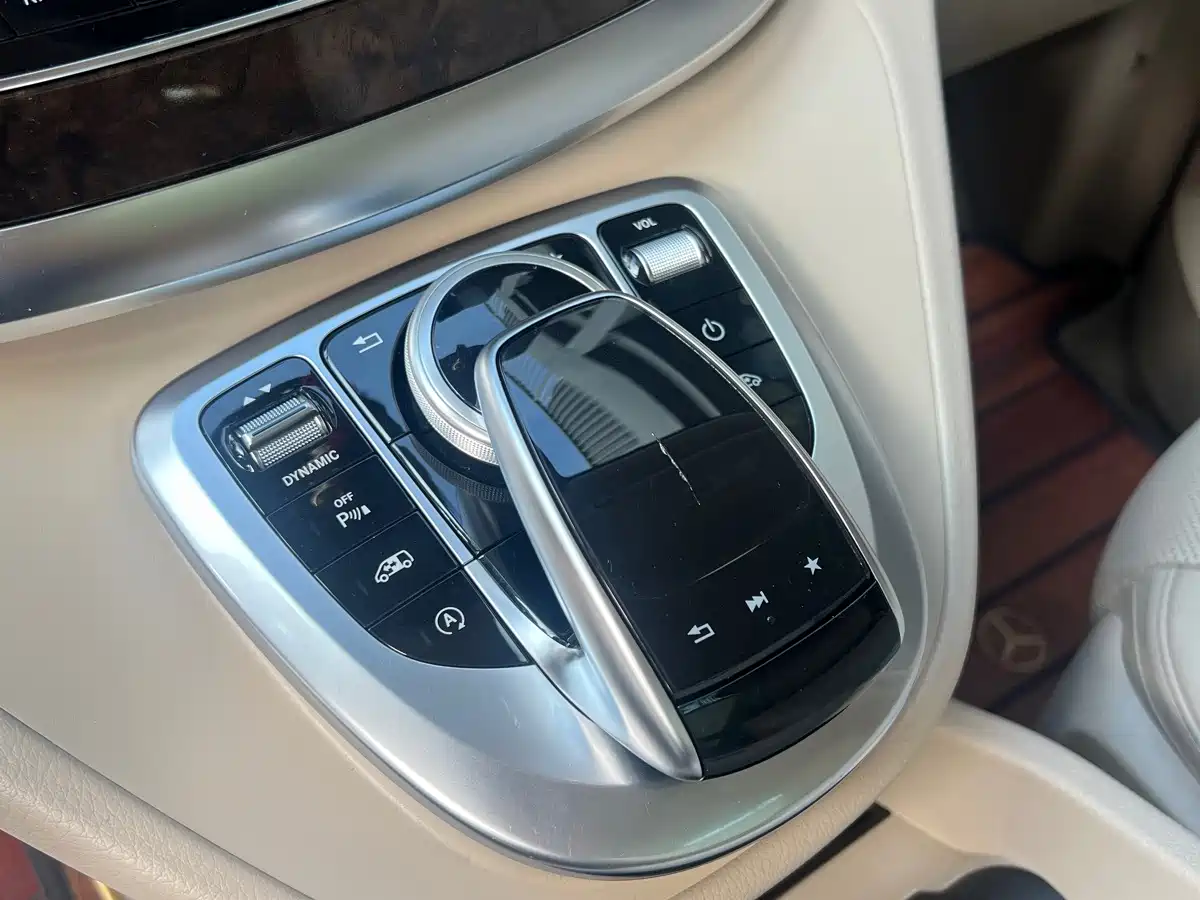 Mercedes-Benz V-Class 2017 2017 Model V 260 L Premium Extended Edition
