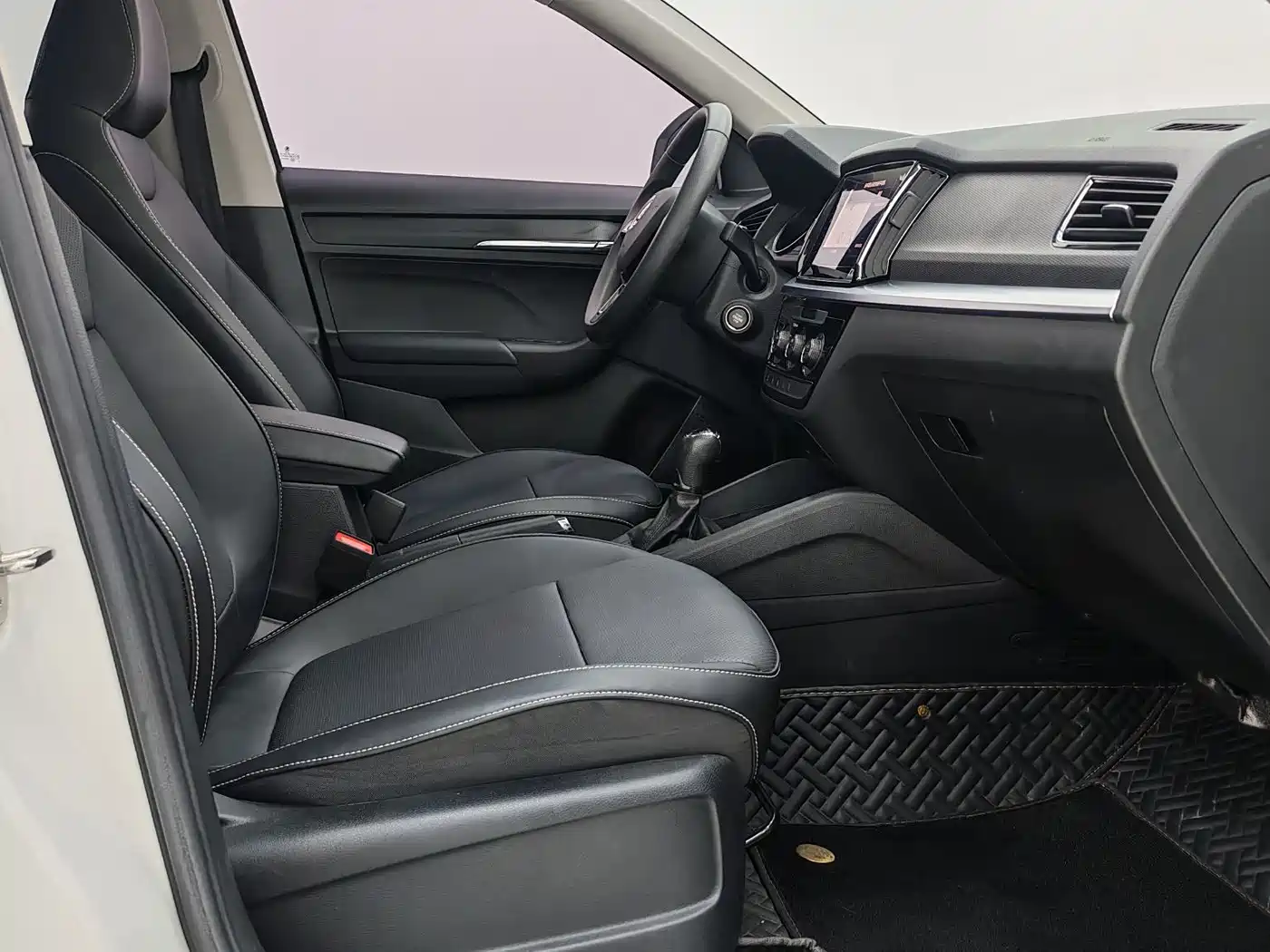 Škoda Kamiq 2020 Model 1.5L Automatic Comfort фото 9