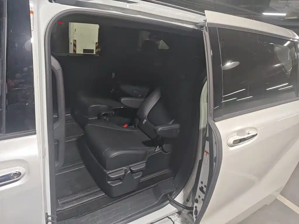 Toyota Granvia 2026 2024 2.5L Hybrid Comfort