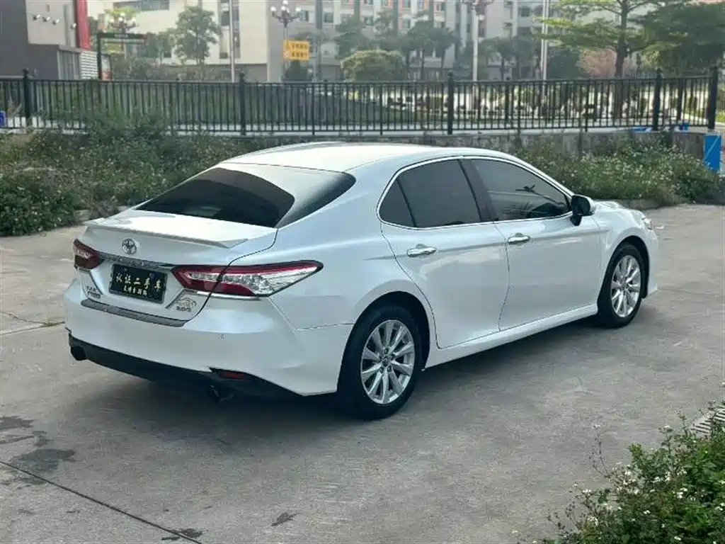 Toyota Camry 2018 2.0G Luxury Edition фото 7
