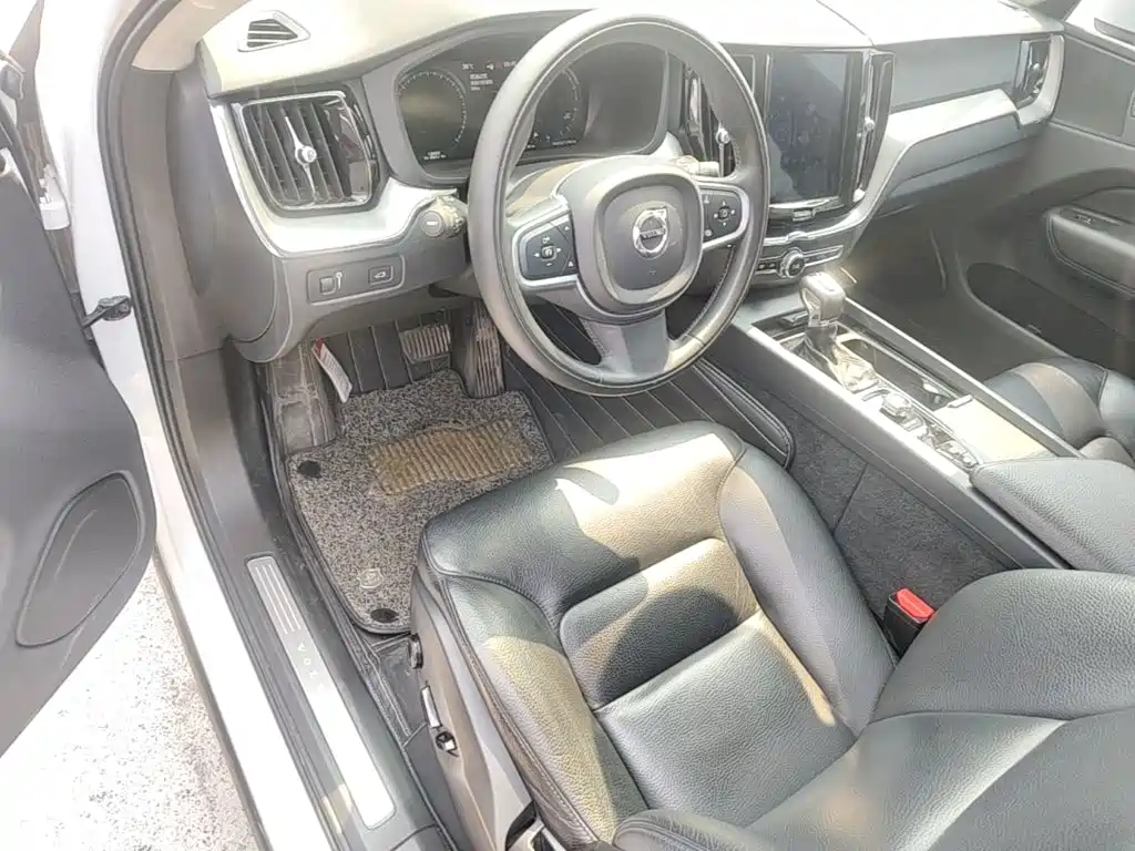 Photo 23 - Volvo XC60