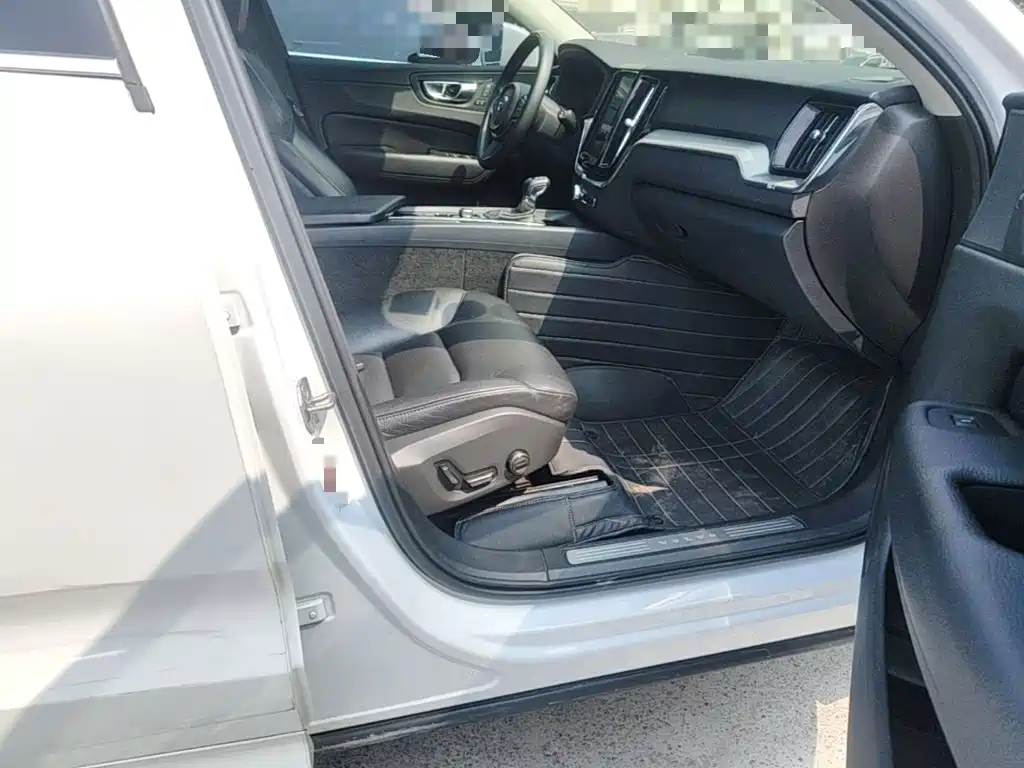 Photo 11 - Volvo XC60