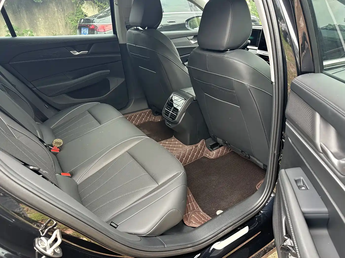 Фото 9 - Volkswagen Passat