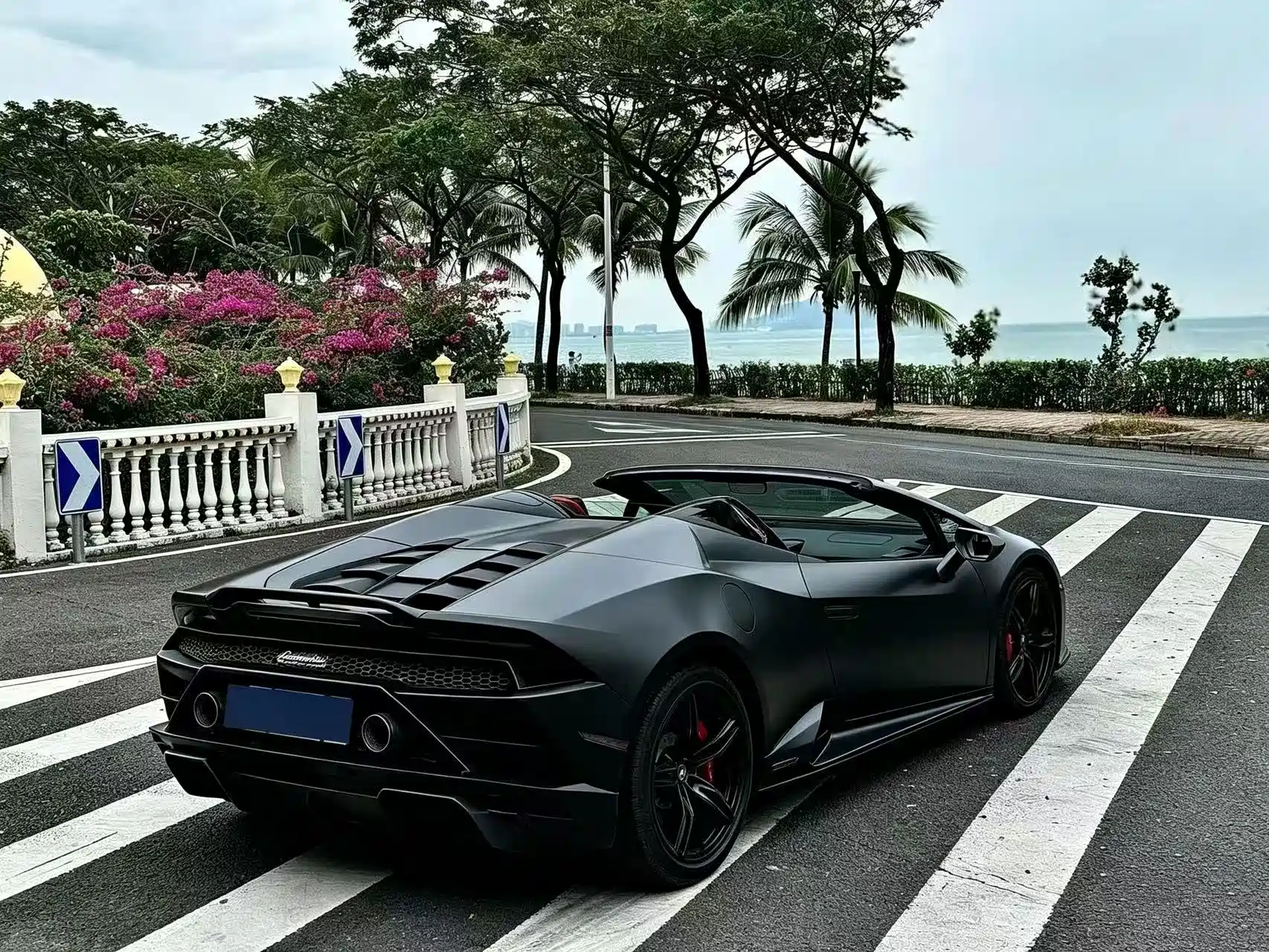 Фото 2 - Lamborghini Huracán