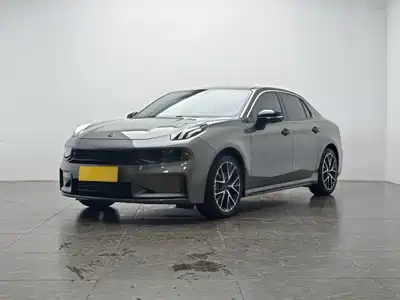 Lynk & Co 03