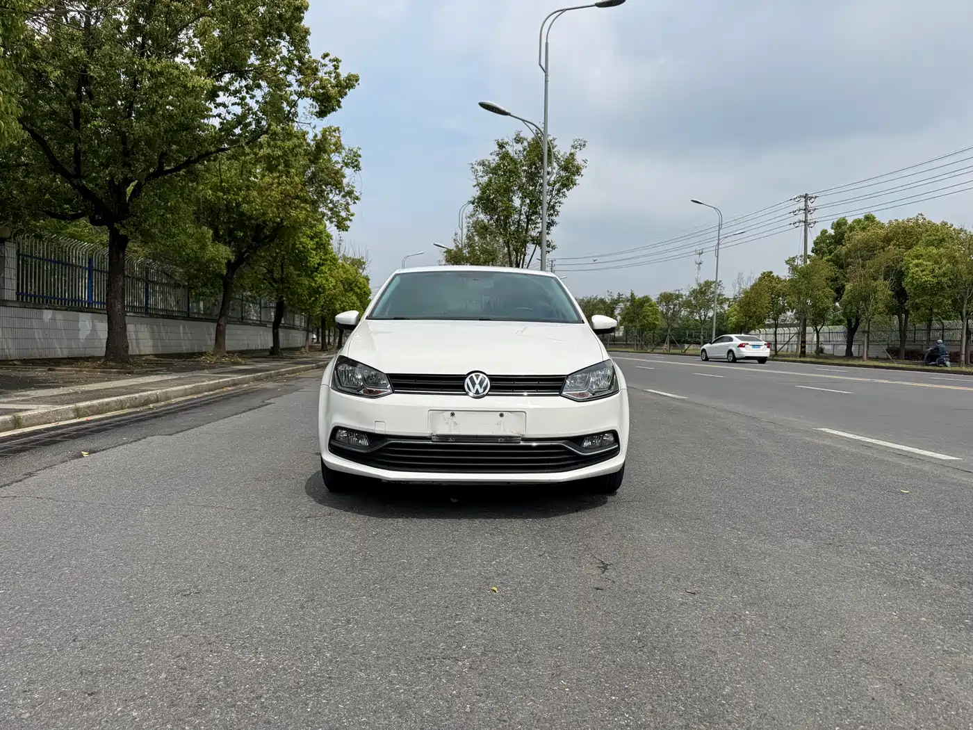 Volkswagen Polo 2016 1.6L Automatic Comfort фото 2