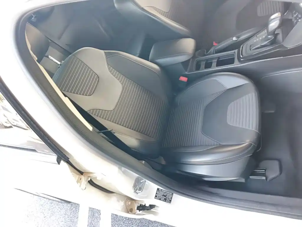 Фото 25 - Ford Focus