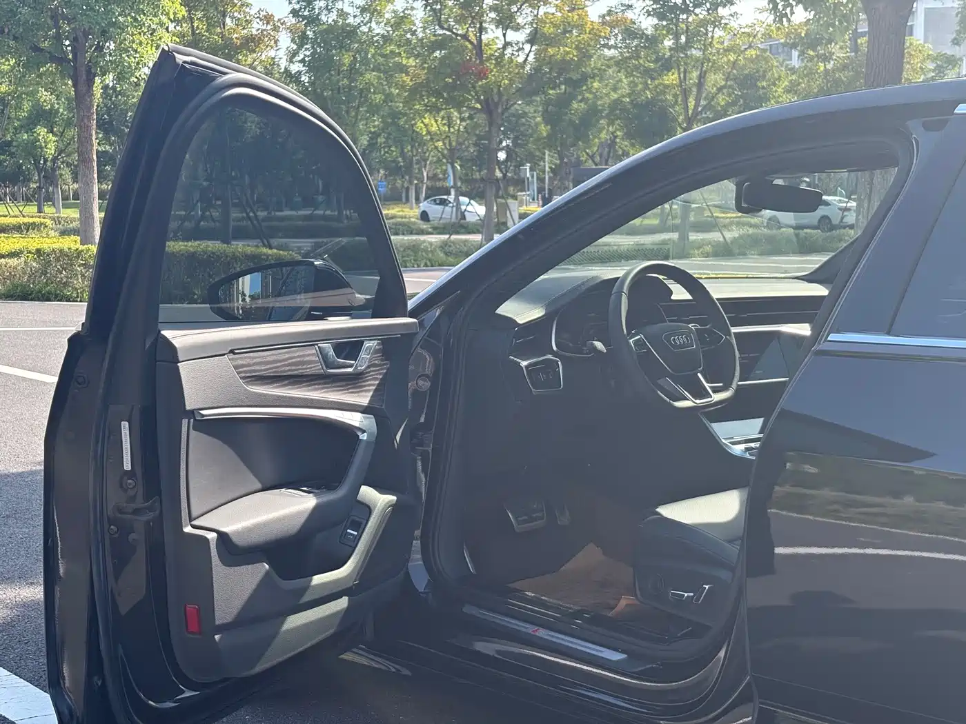 Фото 7 - Audi A6L
