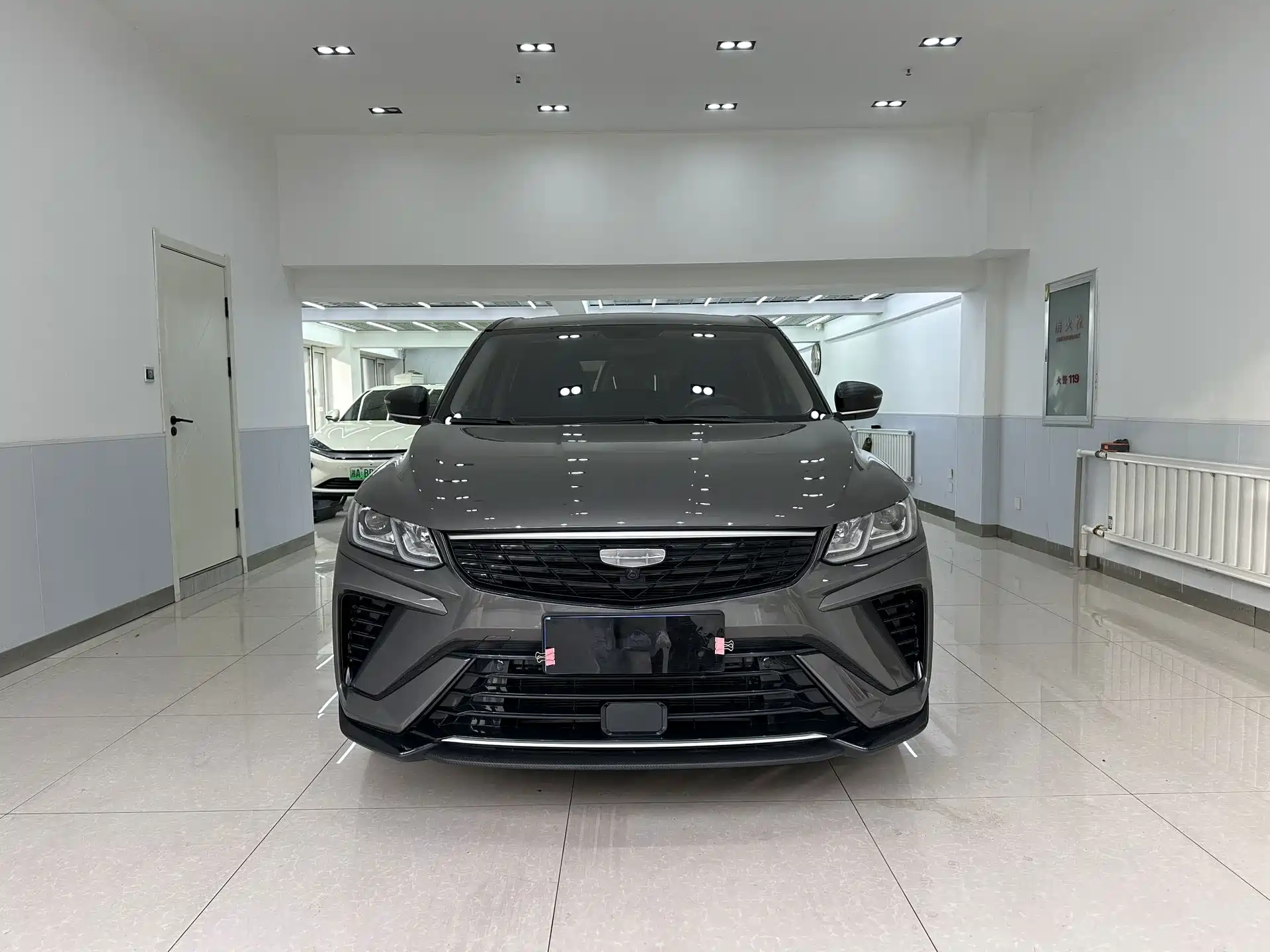 Фото 2 - Geely Coolray
