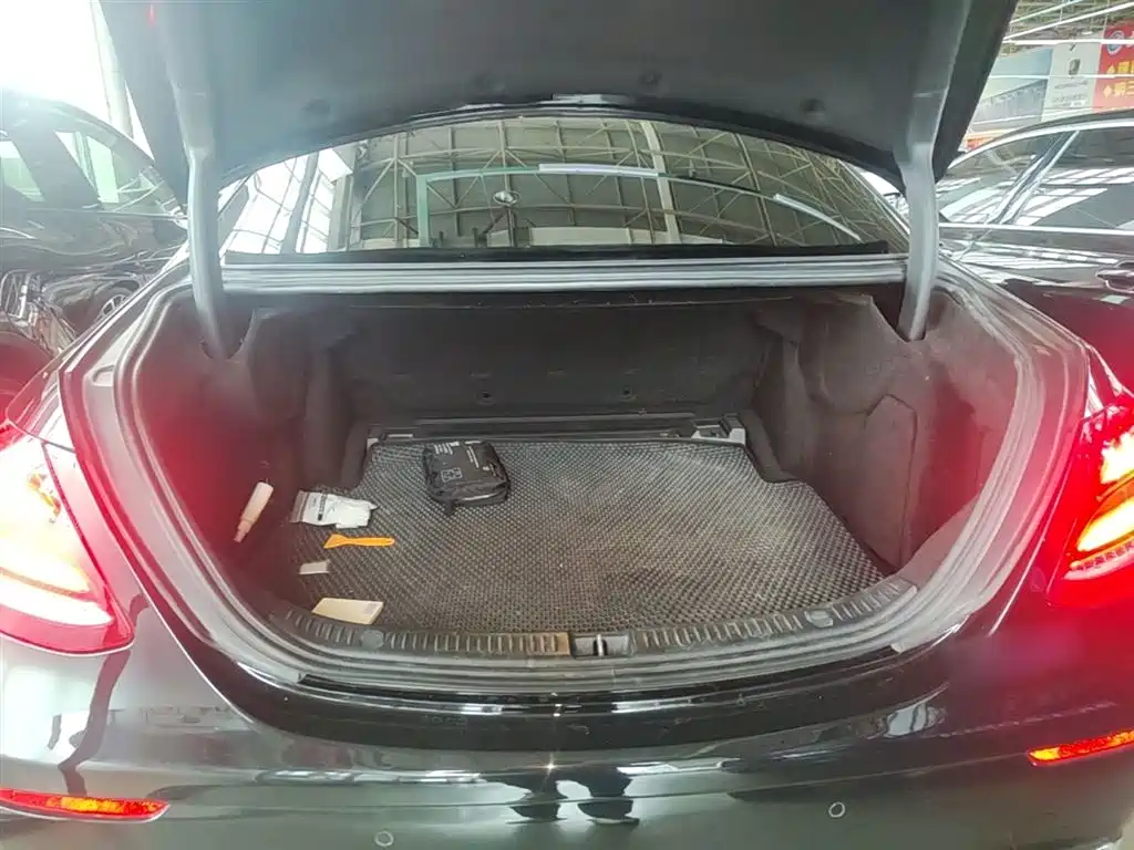 Mercedes-Benz E-Class 2017 E 200 L 4MATIC фото 19