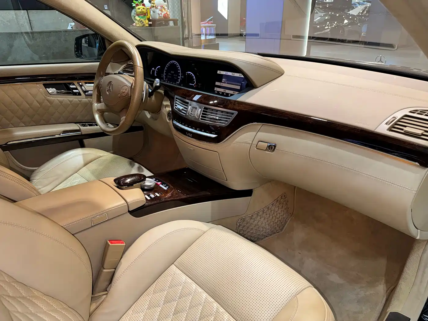Mercedes-Benz S-Class AMG 2010 AMG S 65 фото 30