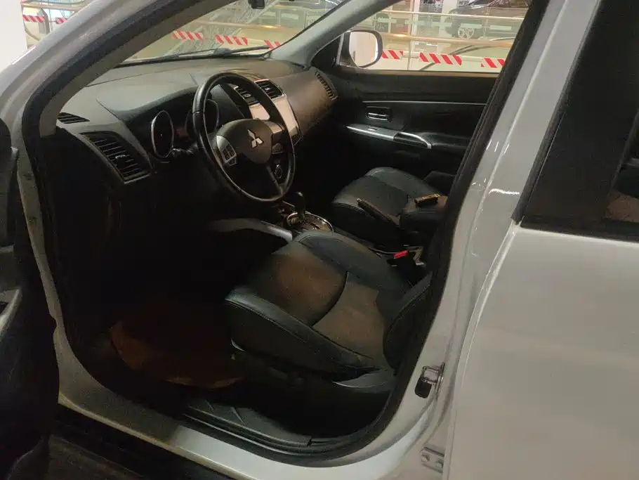 Mitsubishi ASX 2017 2016 2.0L CVT 2WD Navigation Edition