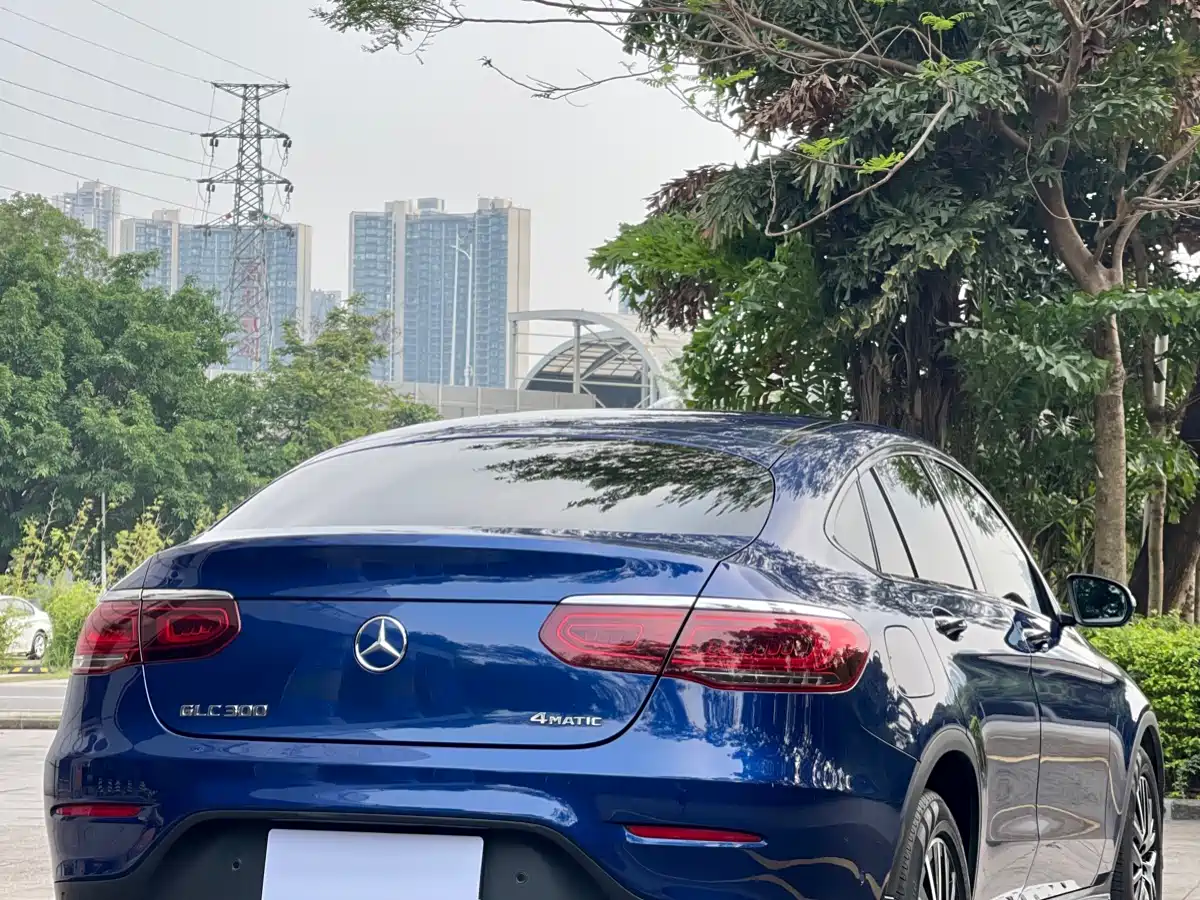 Mercedes-Benz GLC Coupe 2020 GLC 300 4MATIC Coupe SUV фото 7
