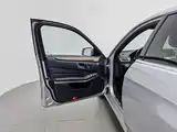 Photo 8 - Mercedes-Benz E-Class