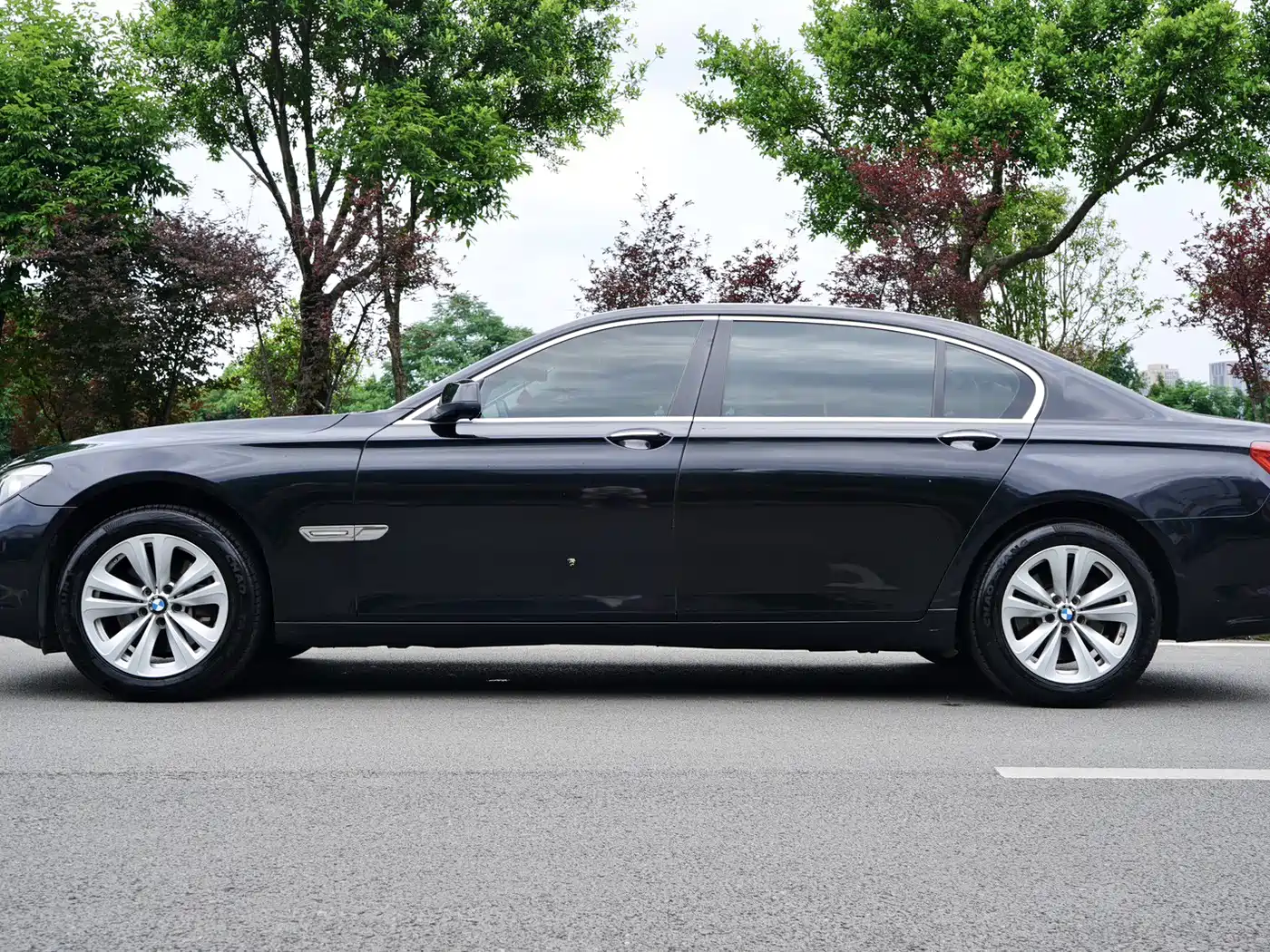 BMW 7 Series 2011 740Li Steinway Limited Edition фото 3