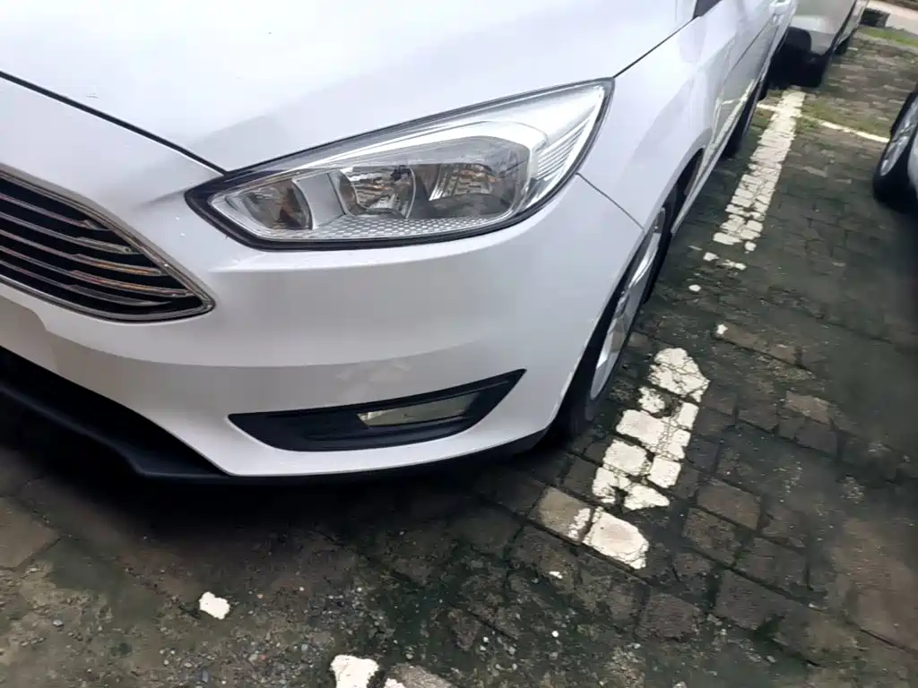 Фото 24 - Ford Focus