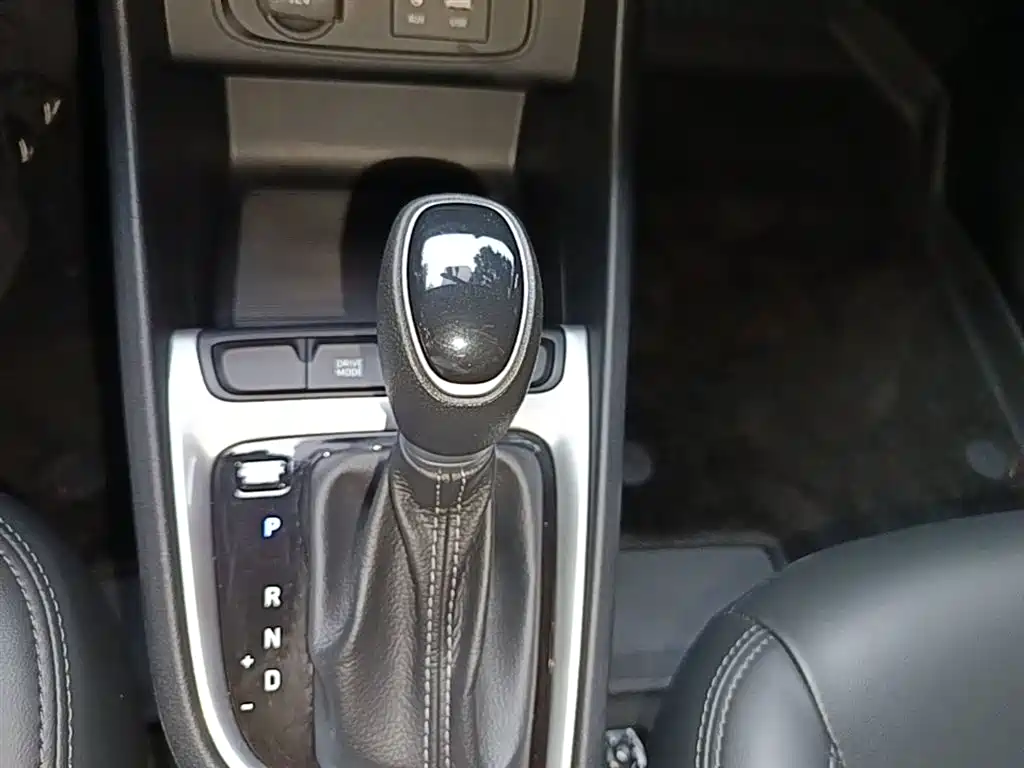 Hyundai Elantra 2018 1.6L Automatic Pleasing Edition GL China VI фото 14