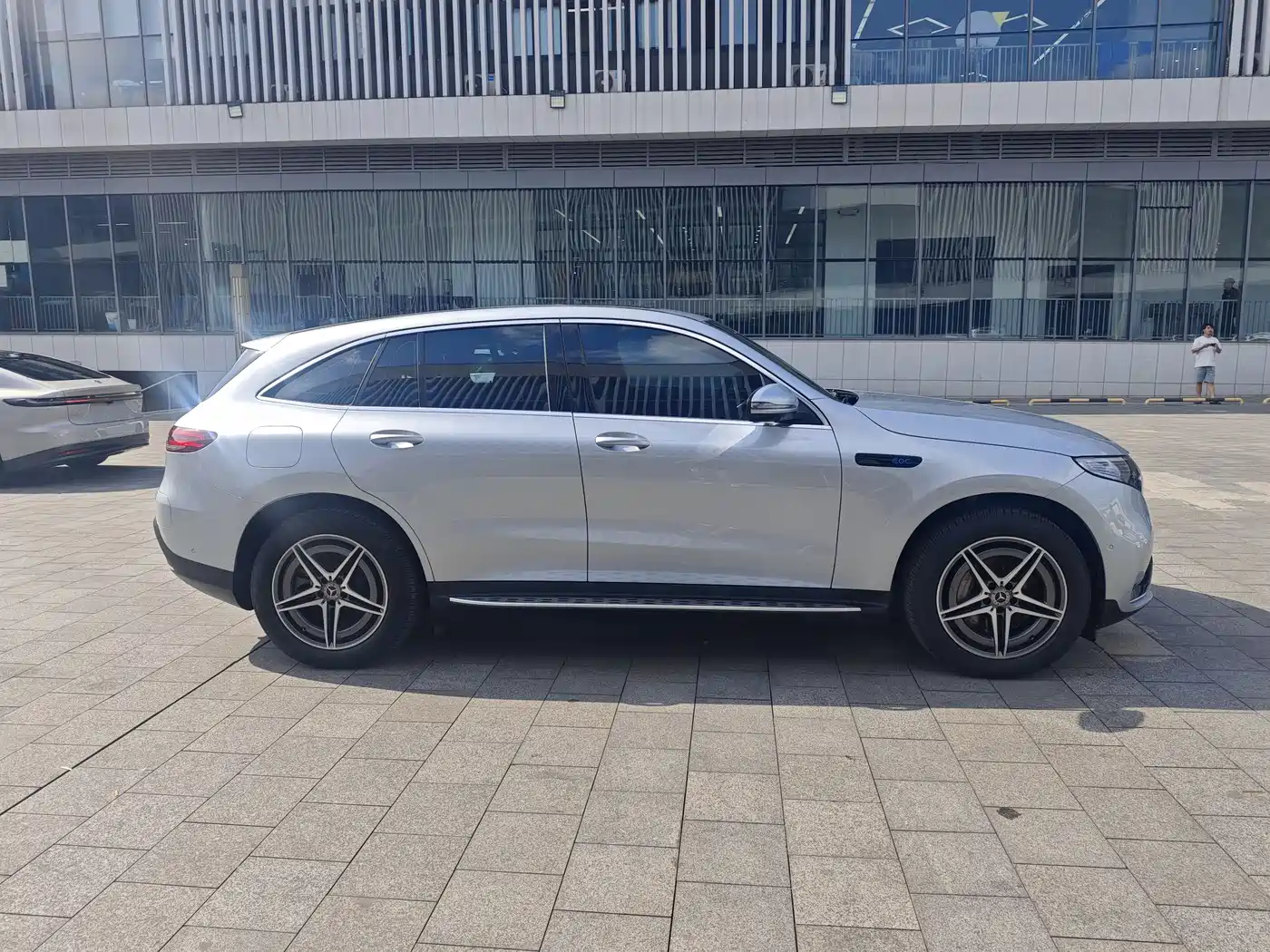 MERCEDES-BENZ EQC