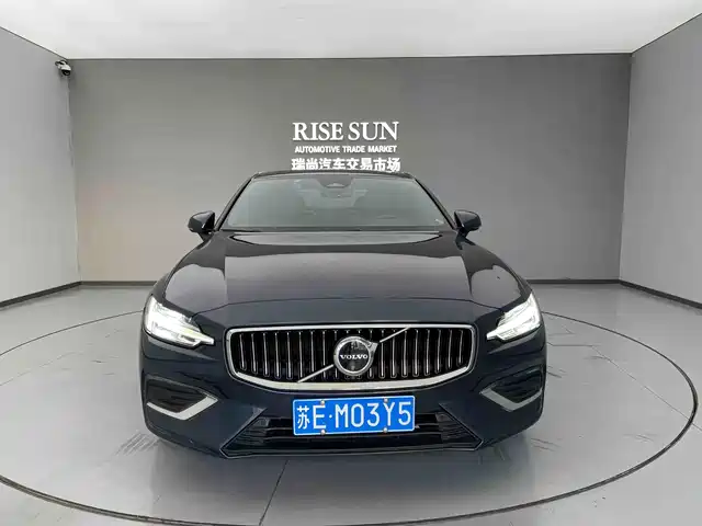 Volvo S60 2023 B4 Smart Vision Luxury Edition — фото 2