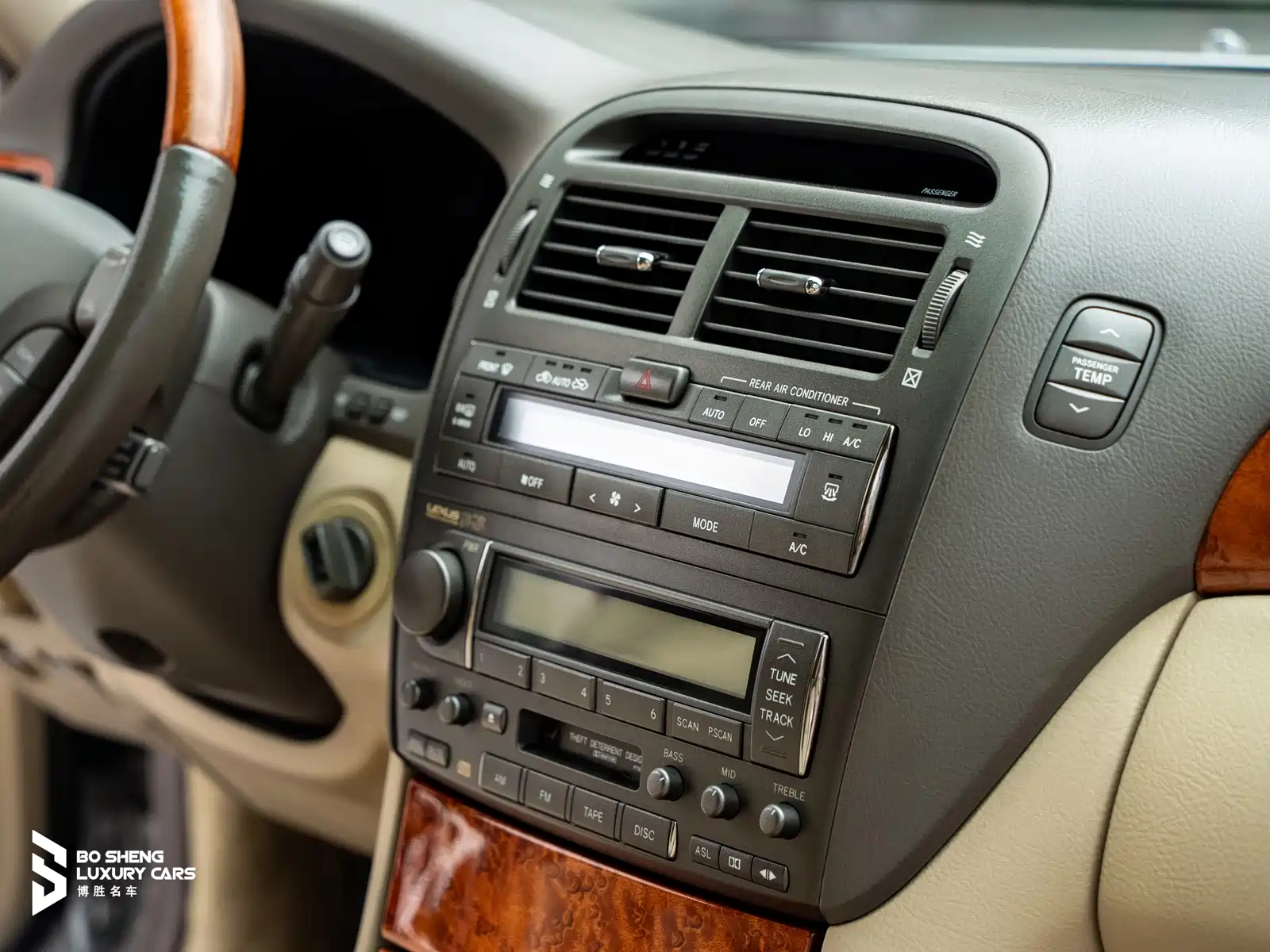 Фото 41 - Lexus LS